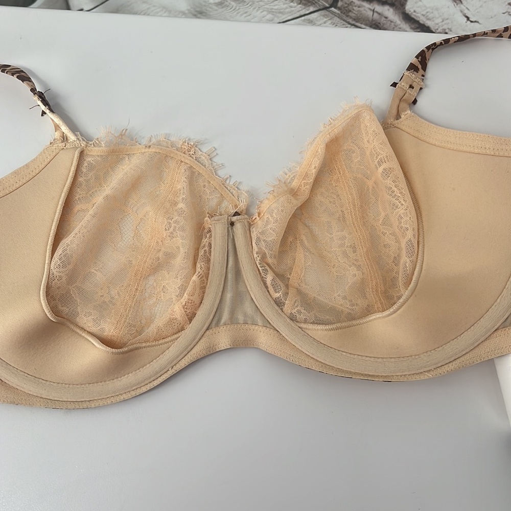 VS Dream Angels No Padding Push Up Bra, Size 38DD - Picture 5 of 7